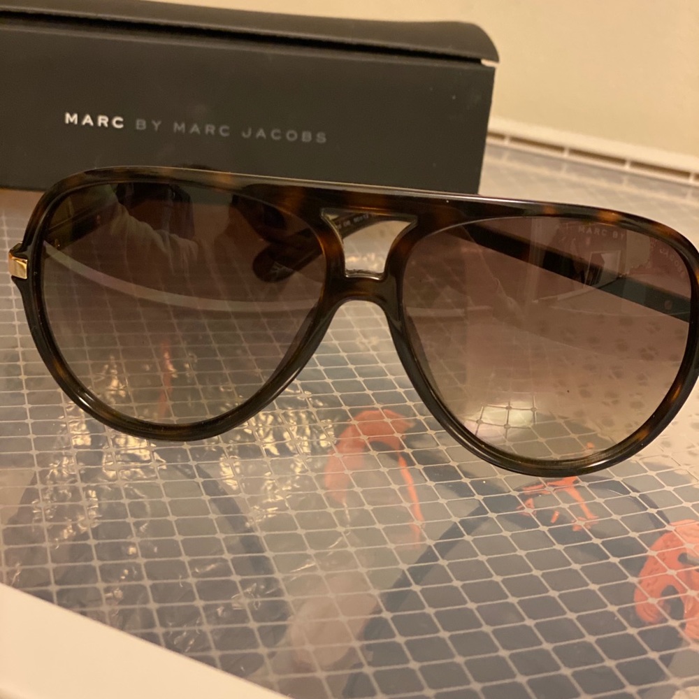Women Marc Jacob sunglasses